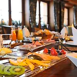Bentleys House 5*